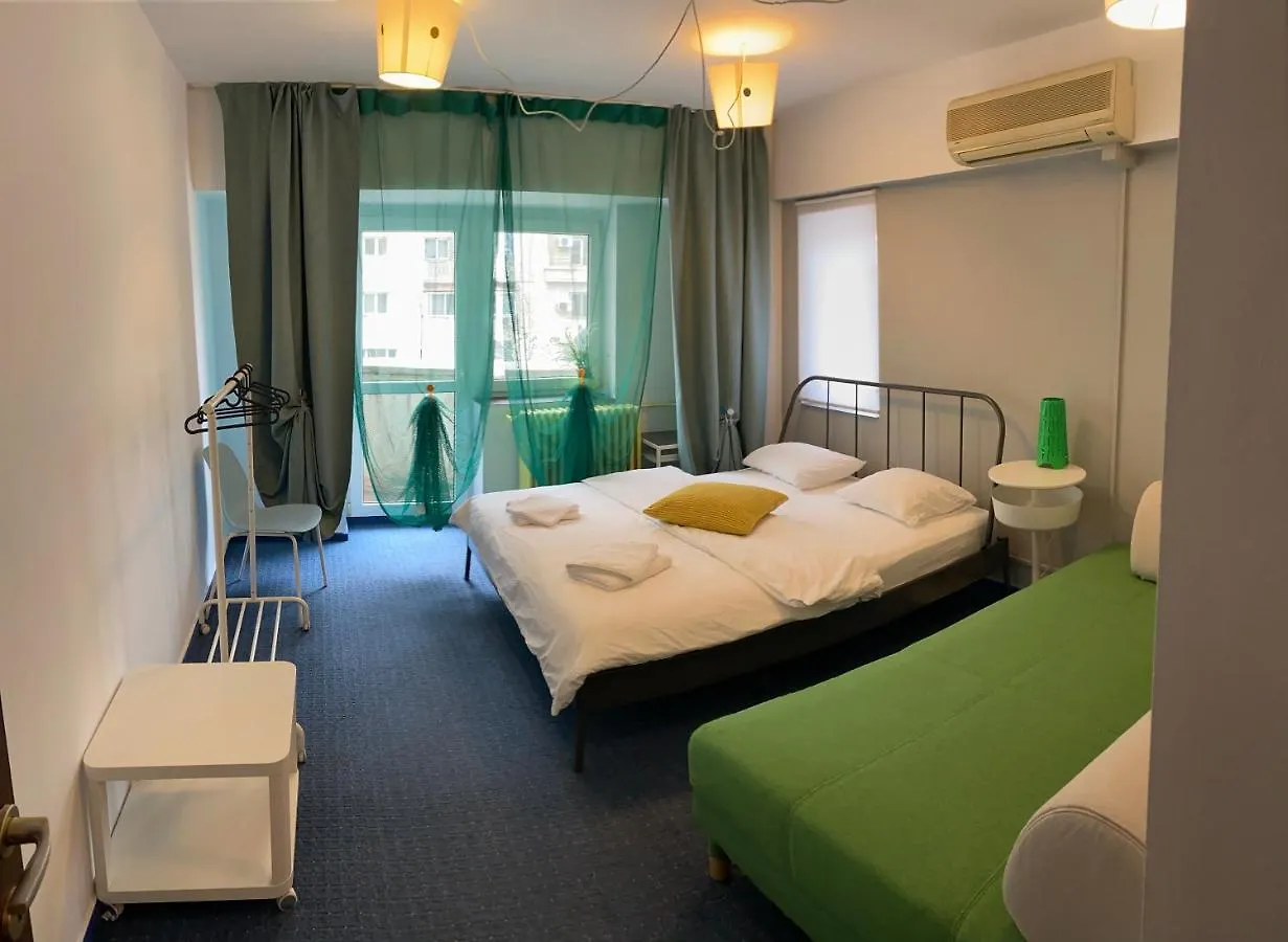 Green Apartment 96 بوخارست