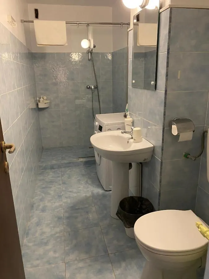 Green Apartment 96 بوخارست